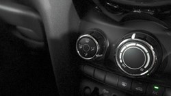 2018 (68) MINI HATCHBACK 1.5 One II 3dr Step Auto 5627945