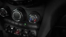 2018 (68) MINI HATCHBACK 1.5 One II 3dr Step Auto 5627943