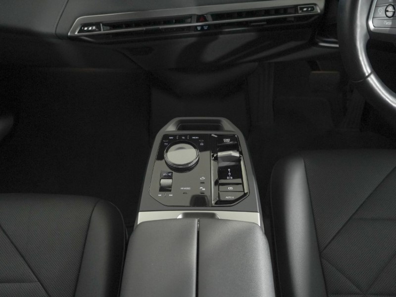 2024 (24) BMW iX 240kW xDrive40 M Sport 76.6kWh 5dr Auto 5632289