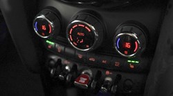 2019 (19) MINI HATCHBACK 2.0 Cooper S Classic II 5dr Auto 5641204