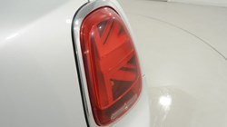 2019 (19) MINI HATCHBACK 2.0 Cooper S Classic II 5dr Auto 5641174
