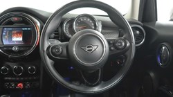 2019 (19) MINI HATCHBACK 2.0 Cooper S Classic II 5dr Auto 5641186