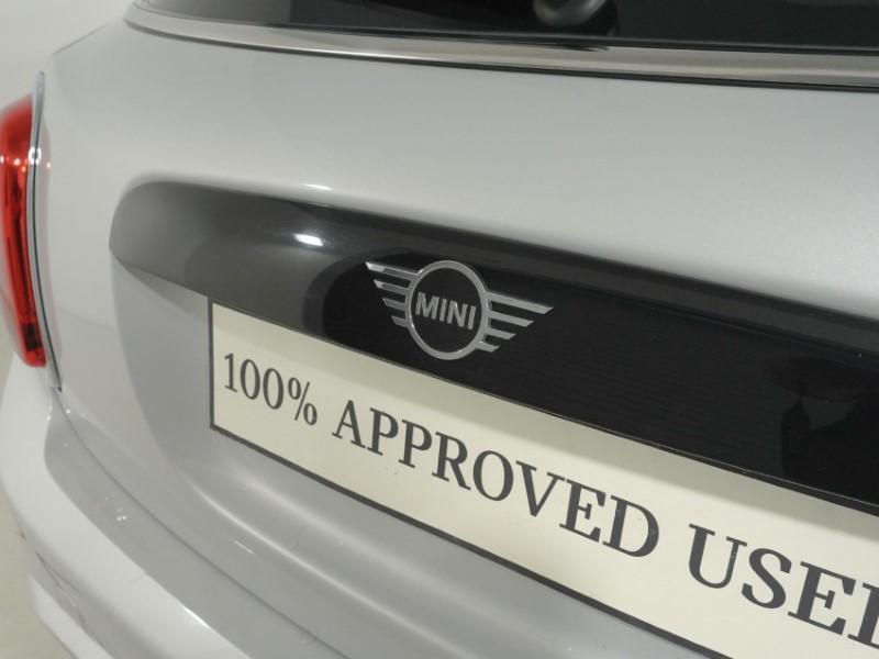 2019 (19) MINI HATCHBACK 2.0 Cooper S Classic II 5dr Auto 5641172