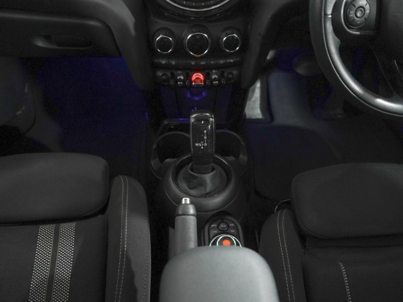 2019 (19) MINI HATCHBACK 2.0 Cooper S Classic II 5dr Auto 5641185