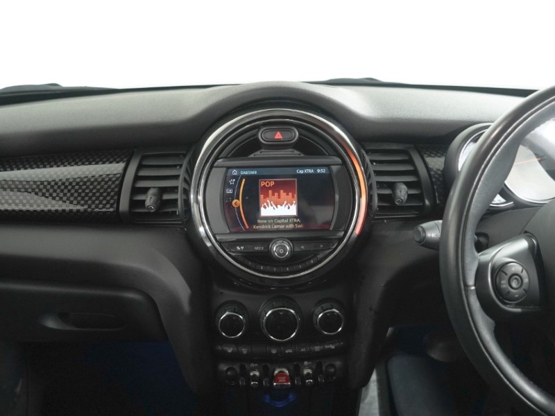 2019 (19) MINI HATCHBACK 2.0 Cooper S Classic II 5dr Auto 5641184