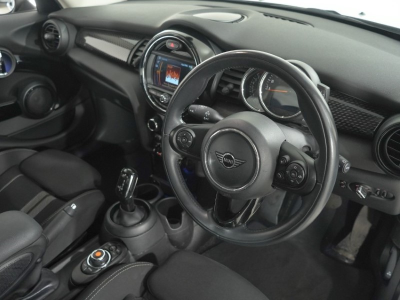 2019 (19) MINI HATCHBACK 2.0 Cooper S Classic II 5dr Auto 5641197