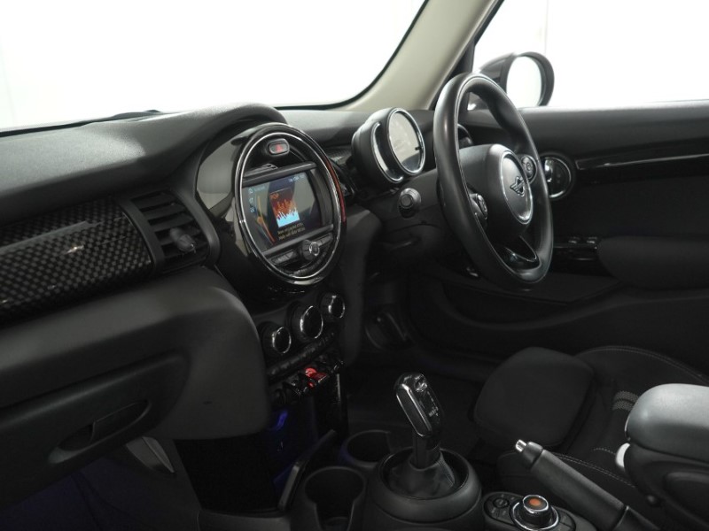 2019 (19) MINI HATCHBACK 2.0 Cooper S Classic II 5dr Auto 5641180