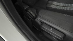 2019 (19) MINI HATCHBACK 2.0 Cooper S Classic II 5dr Auto 5641200