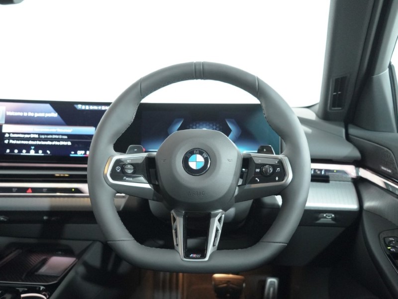 2026 (26) BMW 5 SERIES 520i M Sport Pro 5dr Auto 5650732