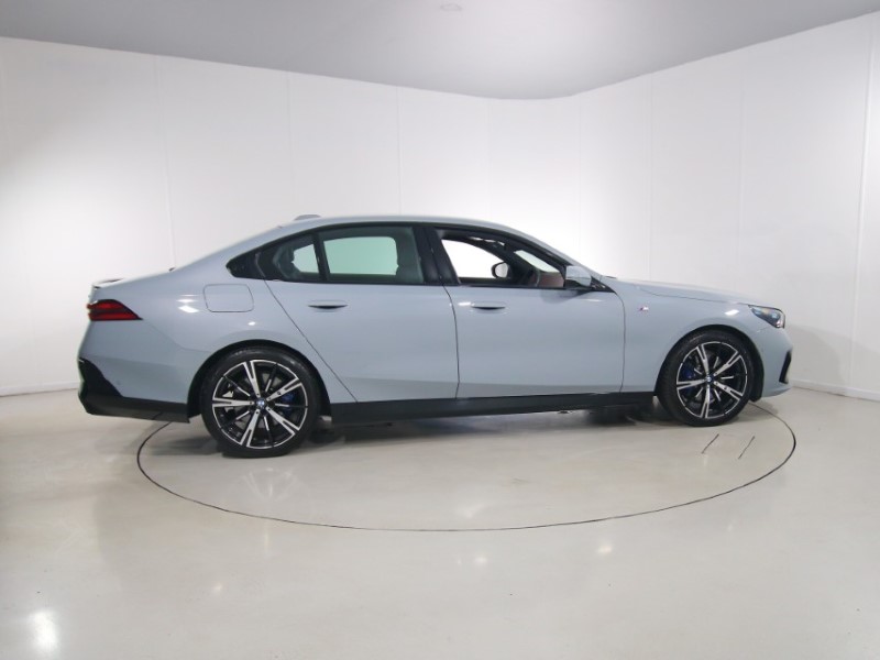 2024 (24) BMW 5 SERIES 520i M Sport Pro 4dr Auto 5644746