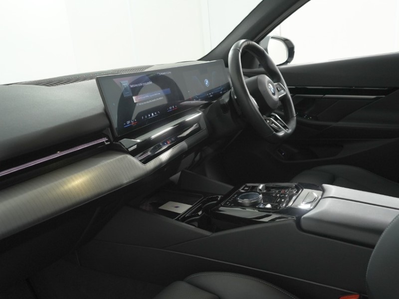 2024 (24) BMW 5 SERIES 520i M Sport Pro 4dr Auto 5644689
