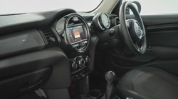 2019 (19) MINI HATCHBACK 1.5 Cooper Classic II 5dr 5646408