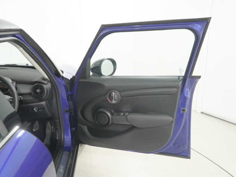 2019 (19) MINI HATCHBACK 1.5 Cooper Classic II 5dr 5646420