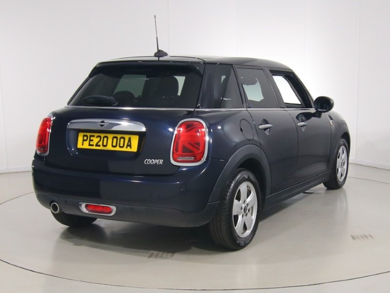 2020 (20) MINI HATCHBACK 1.5 Cooper Classic II 5dr Auto 5672037
