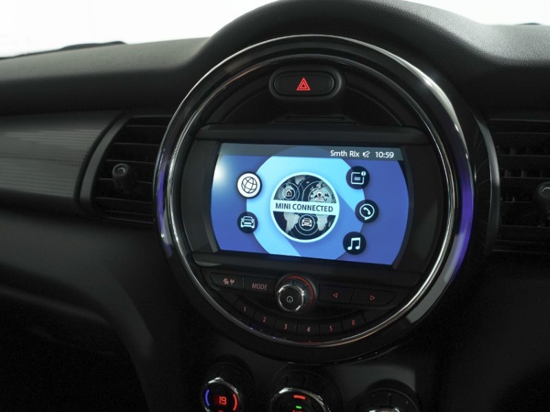 2020 (20) MINI HATCHBACK 1.5 Cooper Classic II 5dr Auto 5672022
