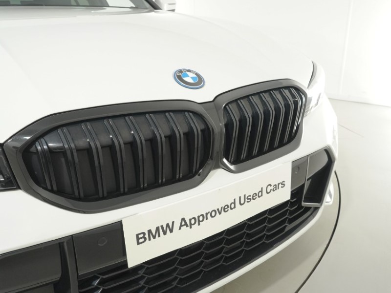 2022 (22) BMW 3 SERIES 330e xDrive M Sport 5dr Step Auto 5671913