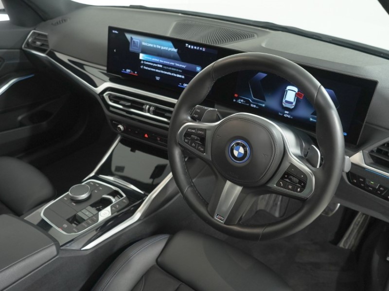 2022 (22) BMW 3 SERIES 330e xDrive M Sport 5dr Step Auto 5671924