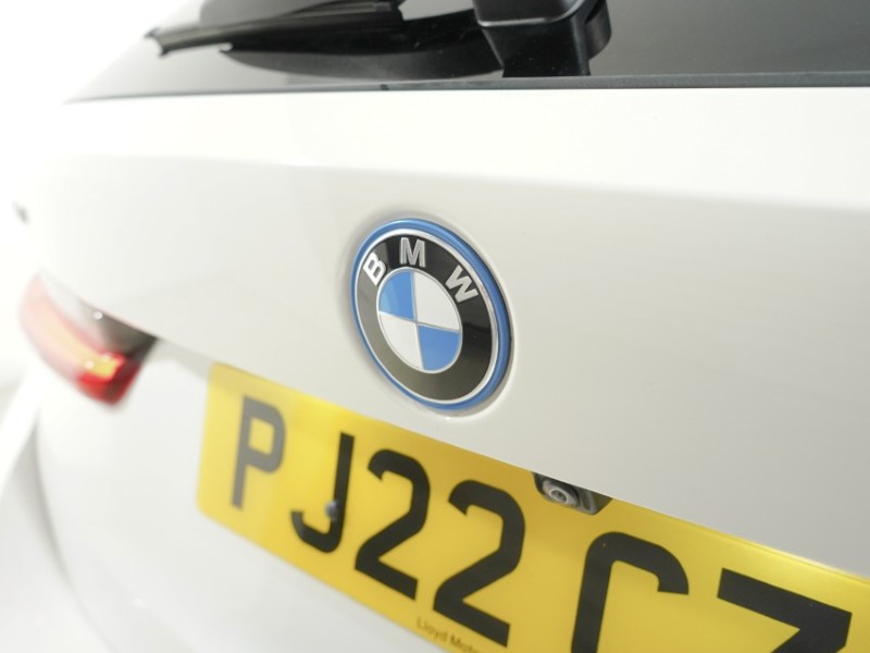2022 (22) BMW 3 SERIES 330e xDrive M Sport 5dr Step Auto 5671892