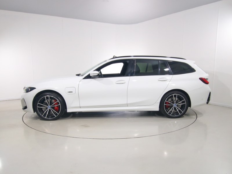 2022 (22) BMW 3 SERIES 330e xDrive M Sport 5dr Step Auto 5671958