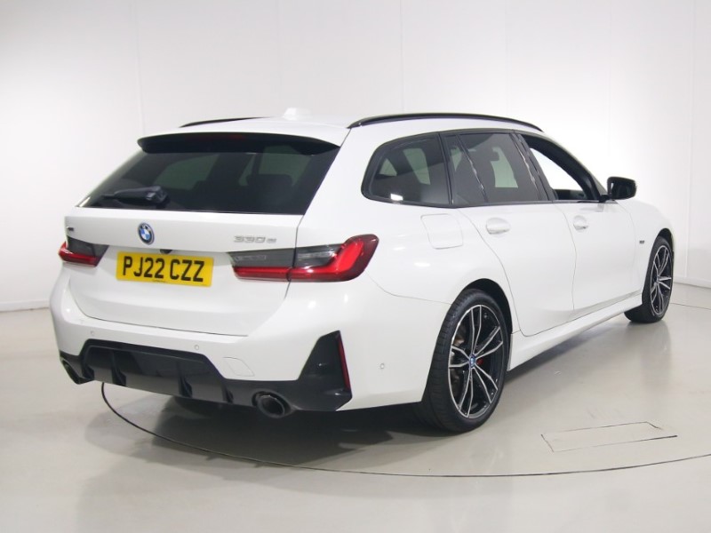 2022 (22) BMW 3 SERIES 330e xDrive M Sport 5dr Step Auto 5671961