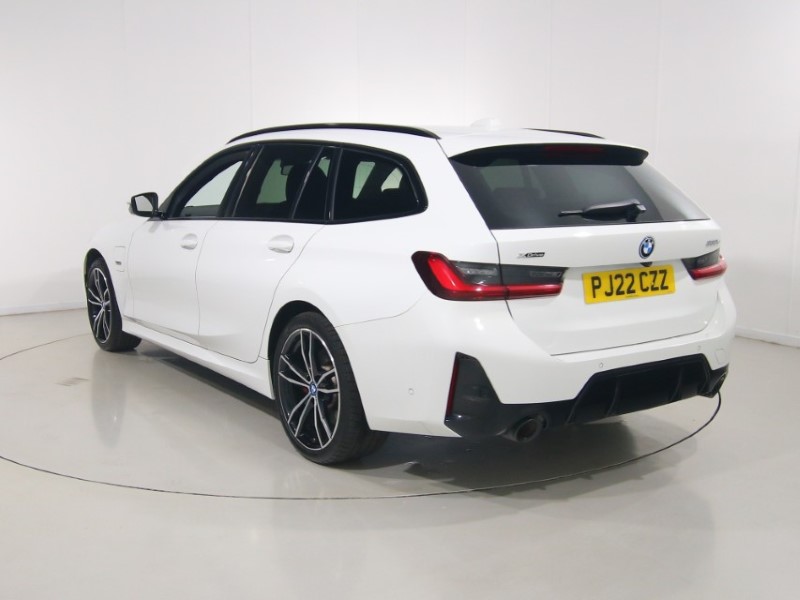 2022 (22) BMW 3 SERIES 330e xDrive M Sport 5dr Step Auto 1