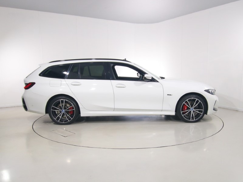 2022 (22) BMW 3 SERIES 330e xDrive M Sport 5dr Step Auto 5671962