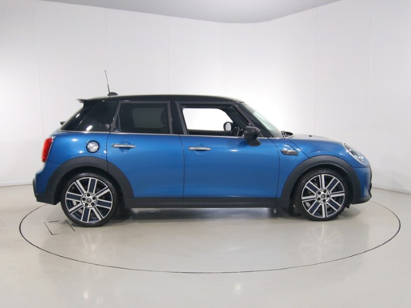 2021 (21) MINI HATCHBACK 2.0 Cooper S Exclusive 5dr Auto 5669558