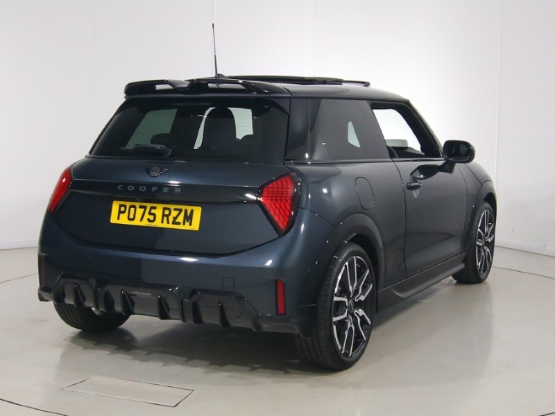 2025 (75) MINI COOPER 1.5 C Sport 3dr Auto 5691656