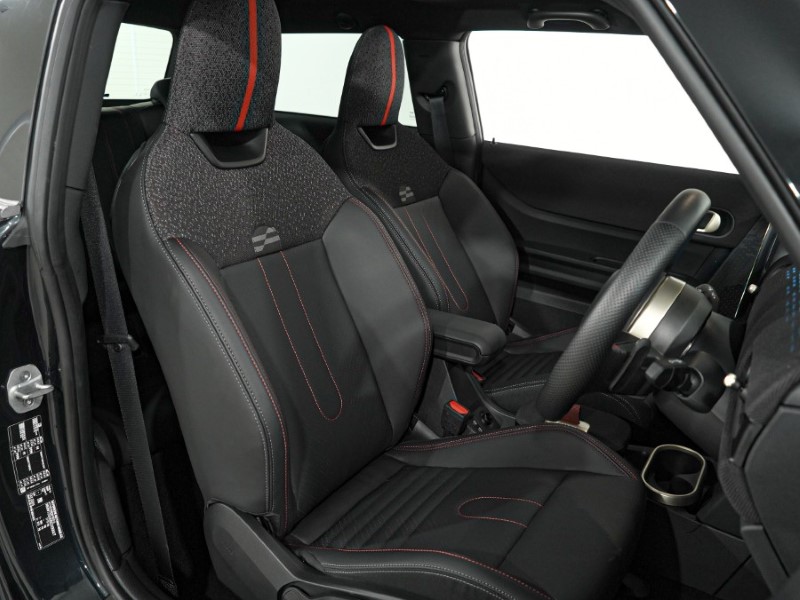 2025 (75) MINI COOPER 1.5 C Sport 3dr Auto 5691610