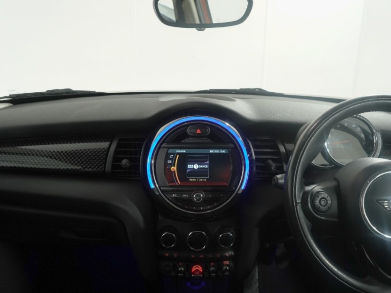 2019 (19) MINI HATCHBACK 2.0 Cooper S Classic II 5dr 5697594