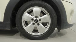 2020 (20) MINI HATCHBACK 1.5 Cooper Classic II 3dr Auto 5700996