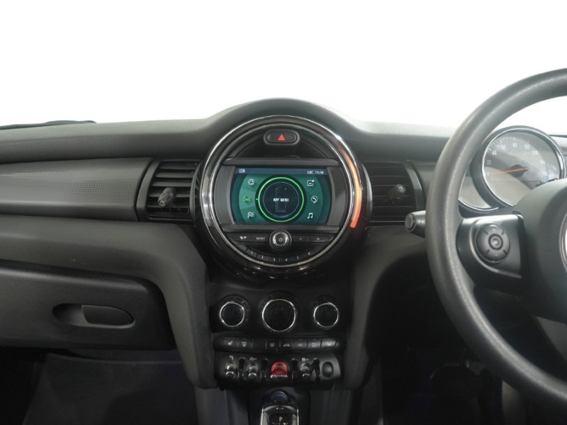 2020 (20) MINI HATCHBACK 1.5 Cooper Classic II 3dr Auto 5700989
