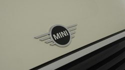 2020 (20) MINI HATCHBACK 1.5 Cooper Classic II 3dr Auto 5700995