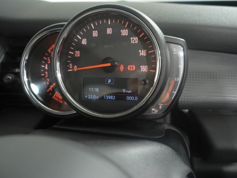 2020 (20) MINI HATCHBACK 1.5 Cooper Classic II 3dr Auto 5701016
