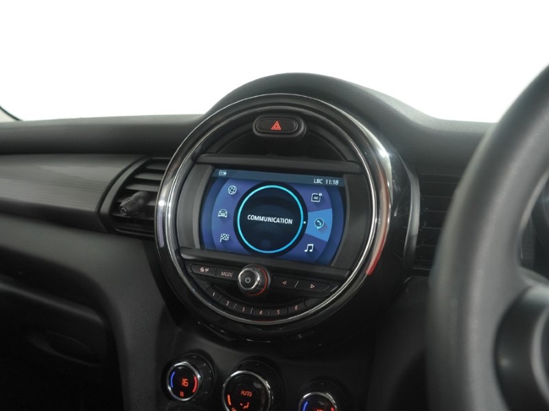 2020 (20) MINI HATCHBACK 1.5 Cooper Classic II 3dr Auto 5701011