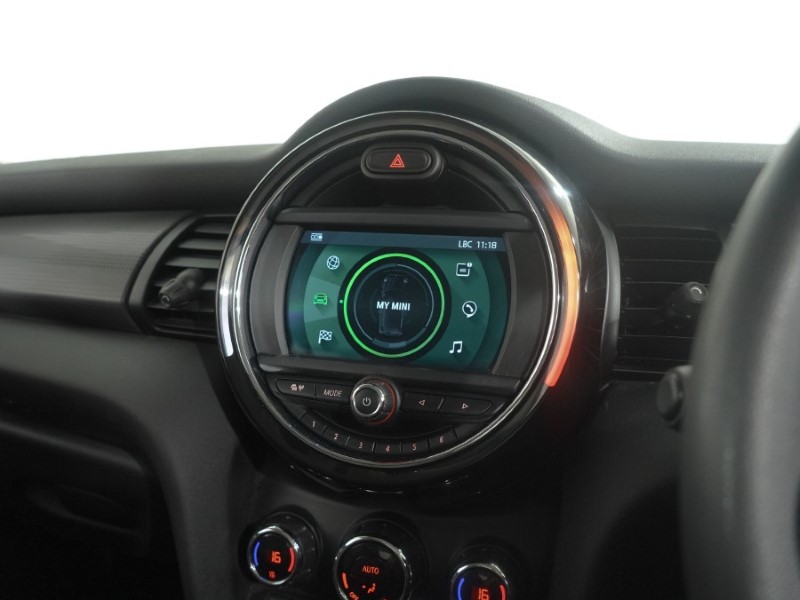 2020 (20) MINI HATCHBACK 1.5 Cooper Classic II 3dr Auto 5701008