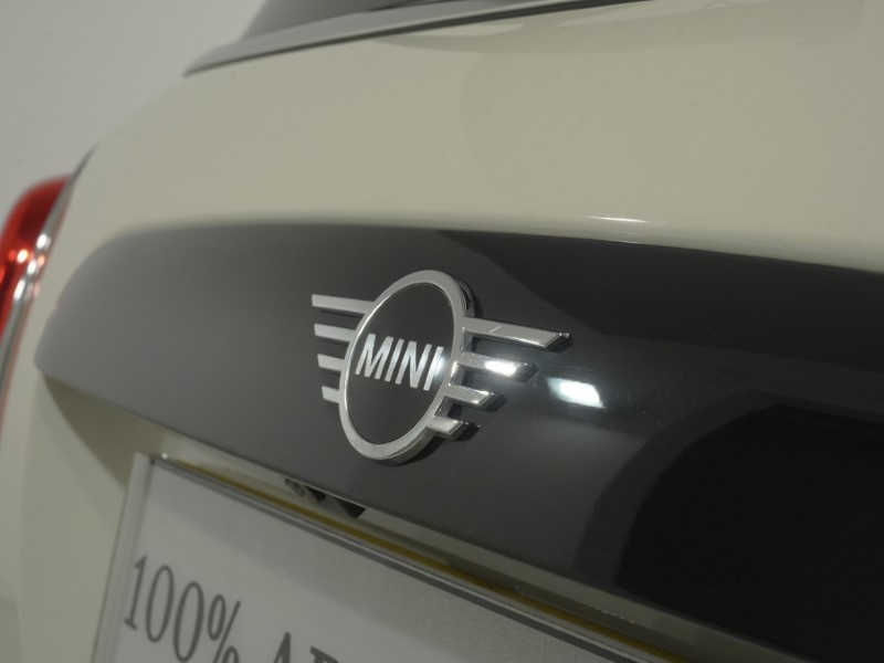 2020 (20) MINI HATCHBACK 1.5 Cooper Classic II 3dr Auto 5700981