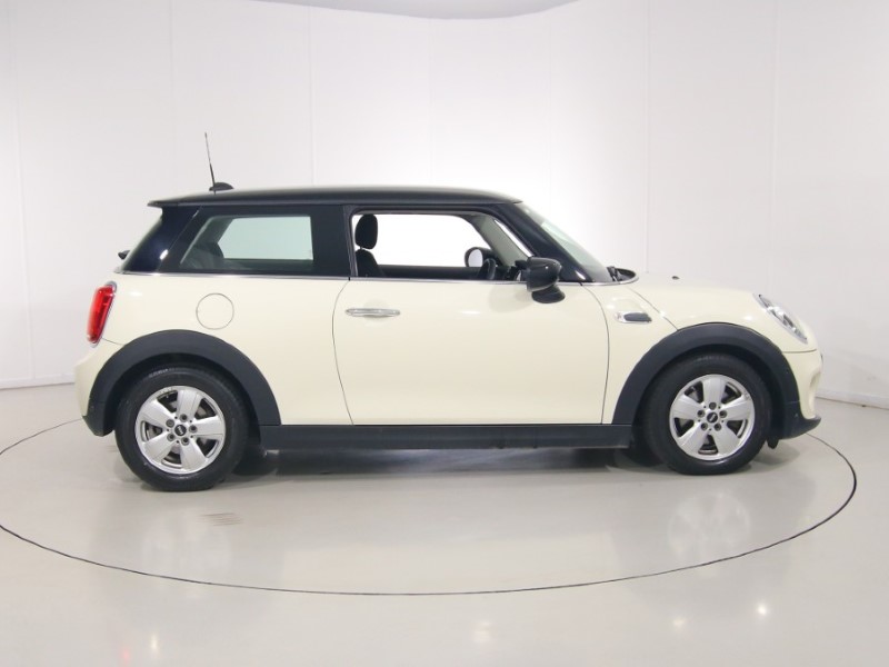 2020 (20) MINI HATCHBACK 1.5 Cooper Classic II 3dr Auto 5701030
