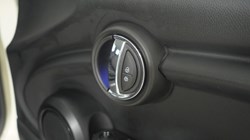 2020 (20) MINI HATCHBACK 1.5 Cooper Classic II 3dr Auto 5700999