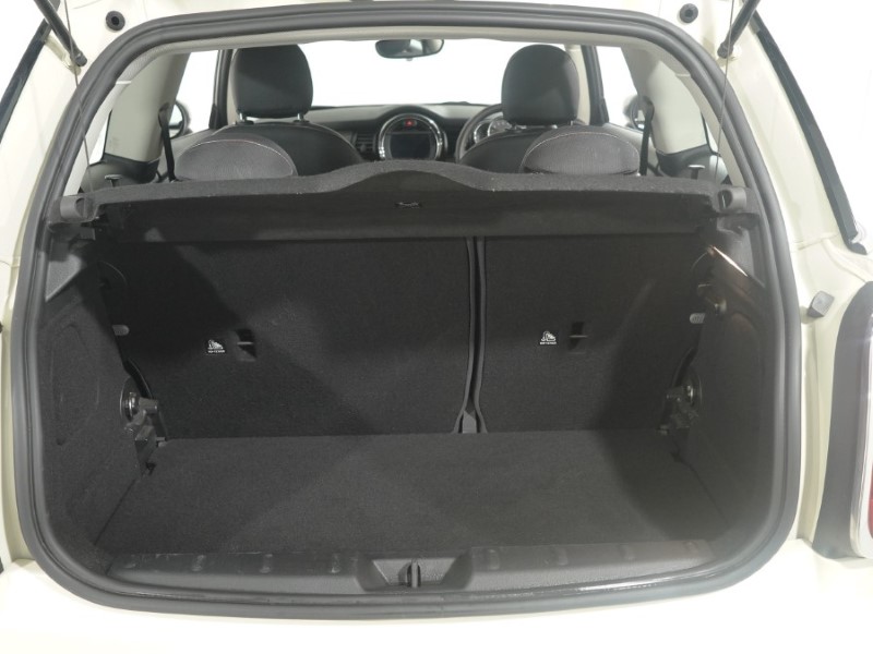 2020 (20) MINI HATCHBACK 1.5 Cooper Classic II 3dr Auto 5700983