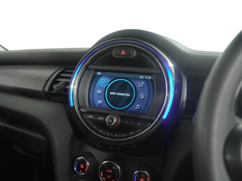 2020 (20) MINI HATCHBACK 1.5 Cooper Classic II 3dr Auto 5701009