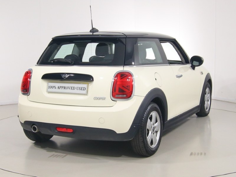 2020 (20) MINI HATCHBACK 1.5 Cooper Classic II 3dr Auto 5701029