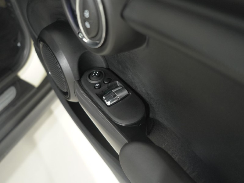 2020 (20) MINI HATCHBACK 1.5 Cooper Classic II 3dr Auto 5700998