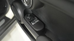 2020 (20) MINI HATCHBACK 1.5 Cooper Classic II 3dr Auto 5700998