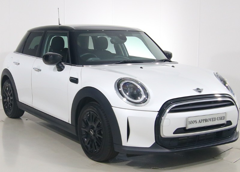 2024 (24) MINI HATCHBACK 1.5 Cooper Classic Premium 5dr Auto 5697796