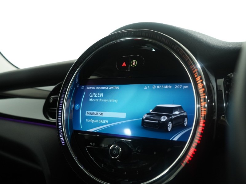 2024 (24) MINI HATCHBACK 1.5 Cooper Classic Premium 5dr Auto 5697779