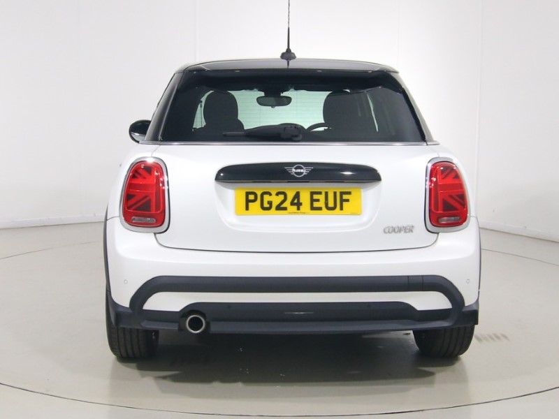 2024 (24) MINI HATCHBACK 1.5 Cooper Classic Premium 5dr Auto 5697793