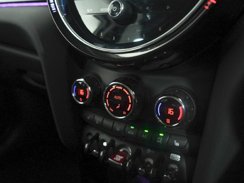 2024 (24) MINI HATCHBACK 1.5 Cooper Classic Premium 5dr Auto 5697772