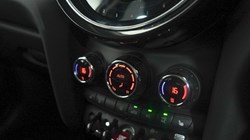 2024 (24) MINI HATCHBACK 1.5 Cooper Classic Premium 5dr Auto 5697772