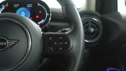 2024 (24) MINI HATCHBACK 1.5 Cooper Classic Premium 5dr Auto 5697782